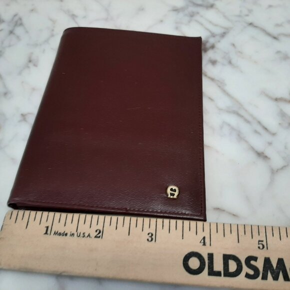 Vintage Etienne Aigner Burgundy Leather Bi-fold Wallet - Picture 9 of 10